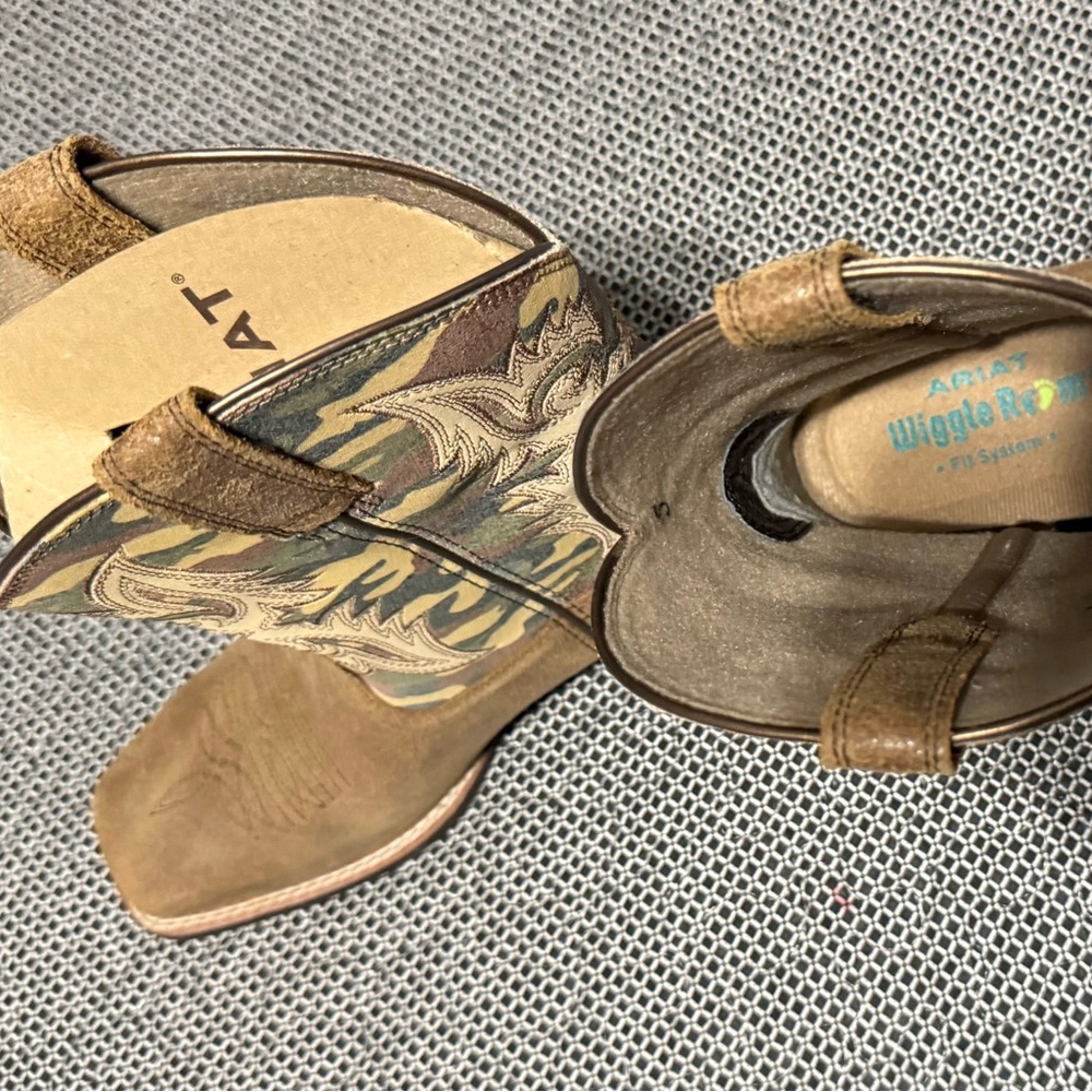 Ariat Kids' Tan and Camouflage Boots - Picture 3 of 6